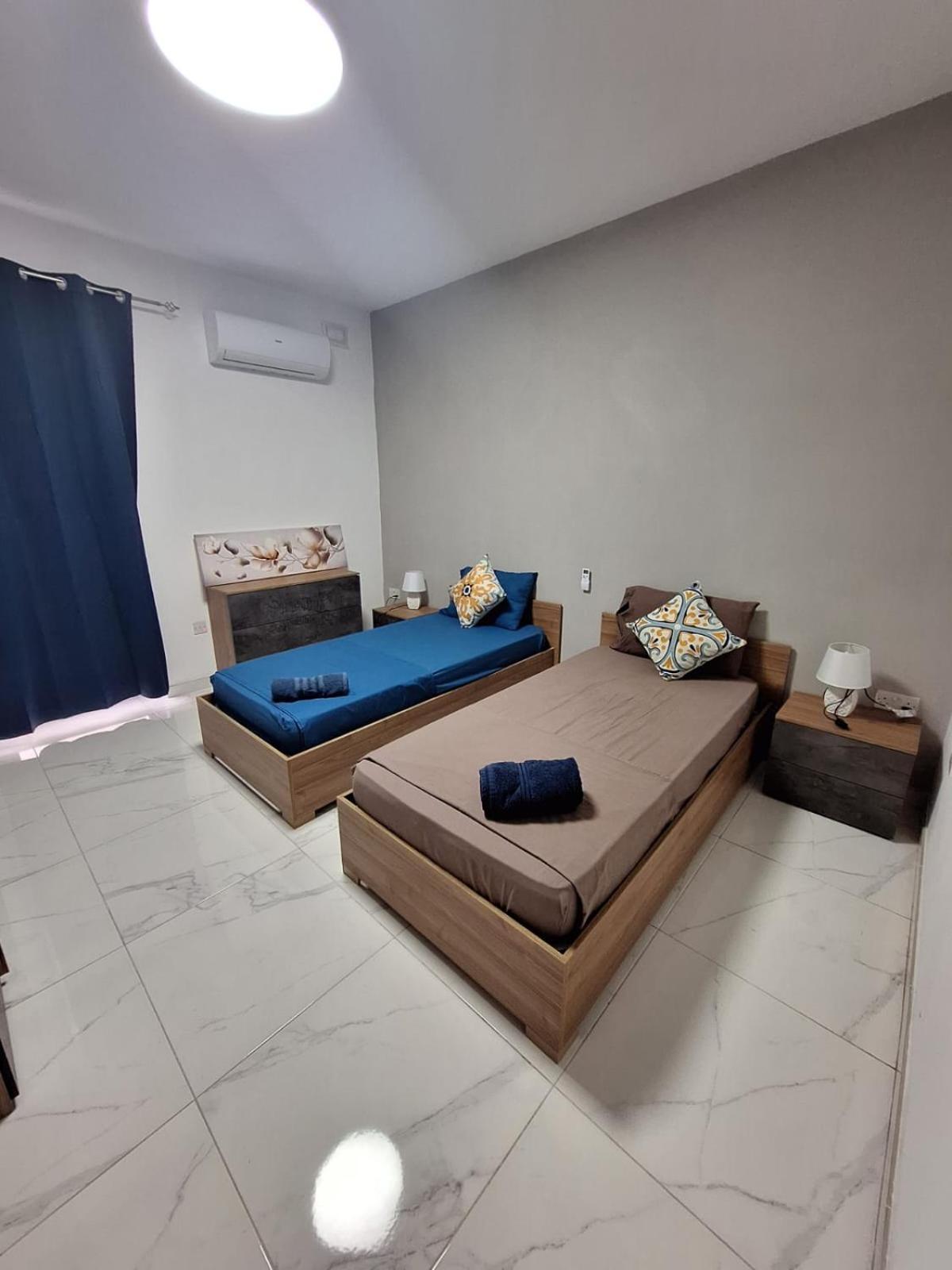 Sunrise Bay Apartments - Frontline Sea Views St. Paul's Bay Exteriör bild