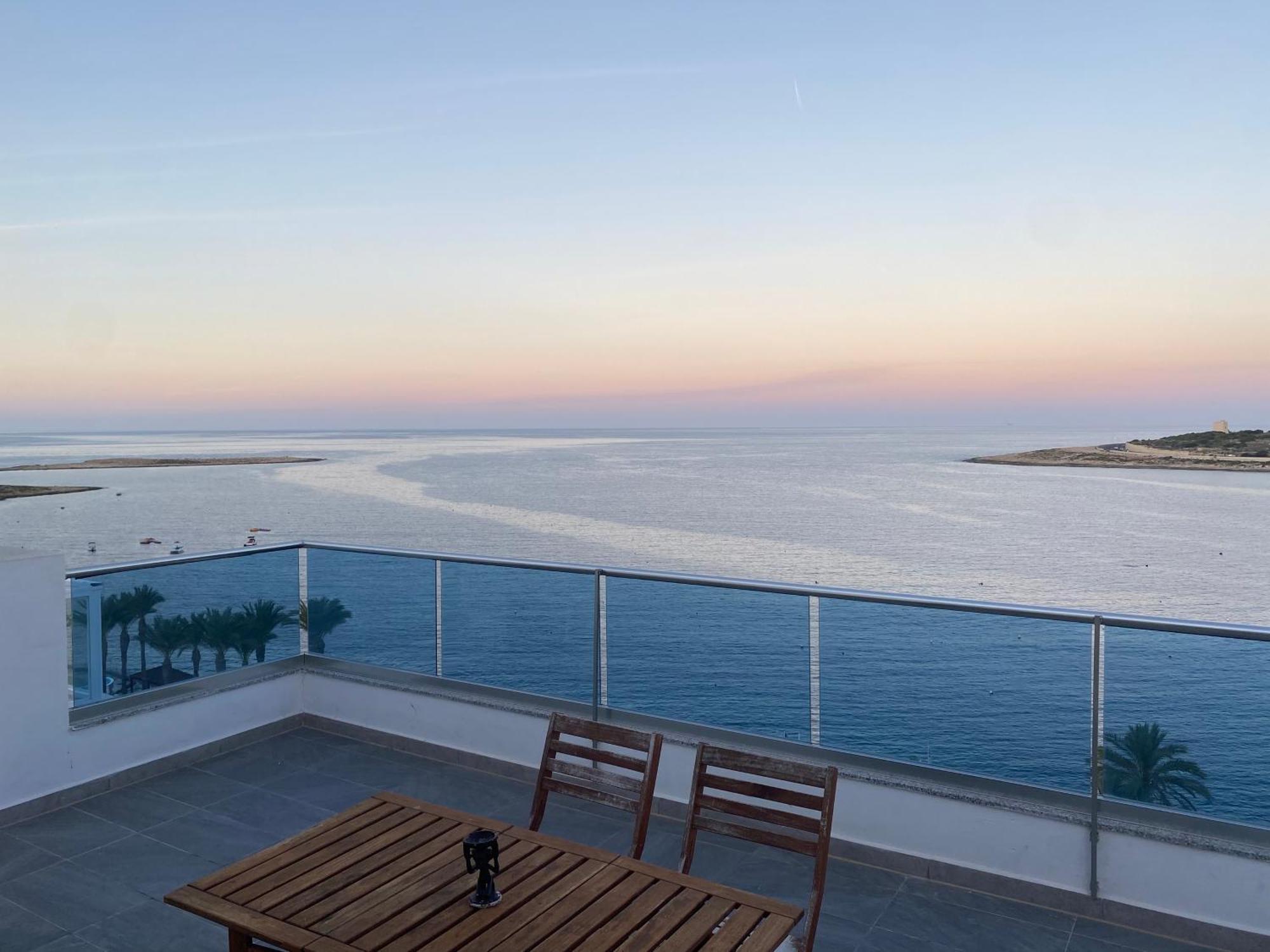 Sunrise Bay Apartments - Frontline Sea Views St. Paul's Bay Exteriör bild