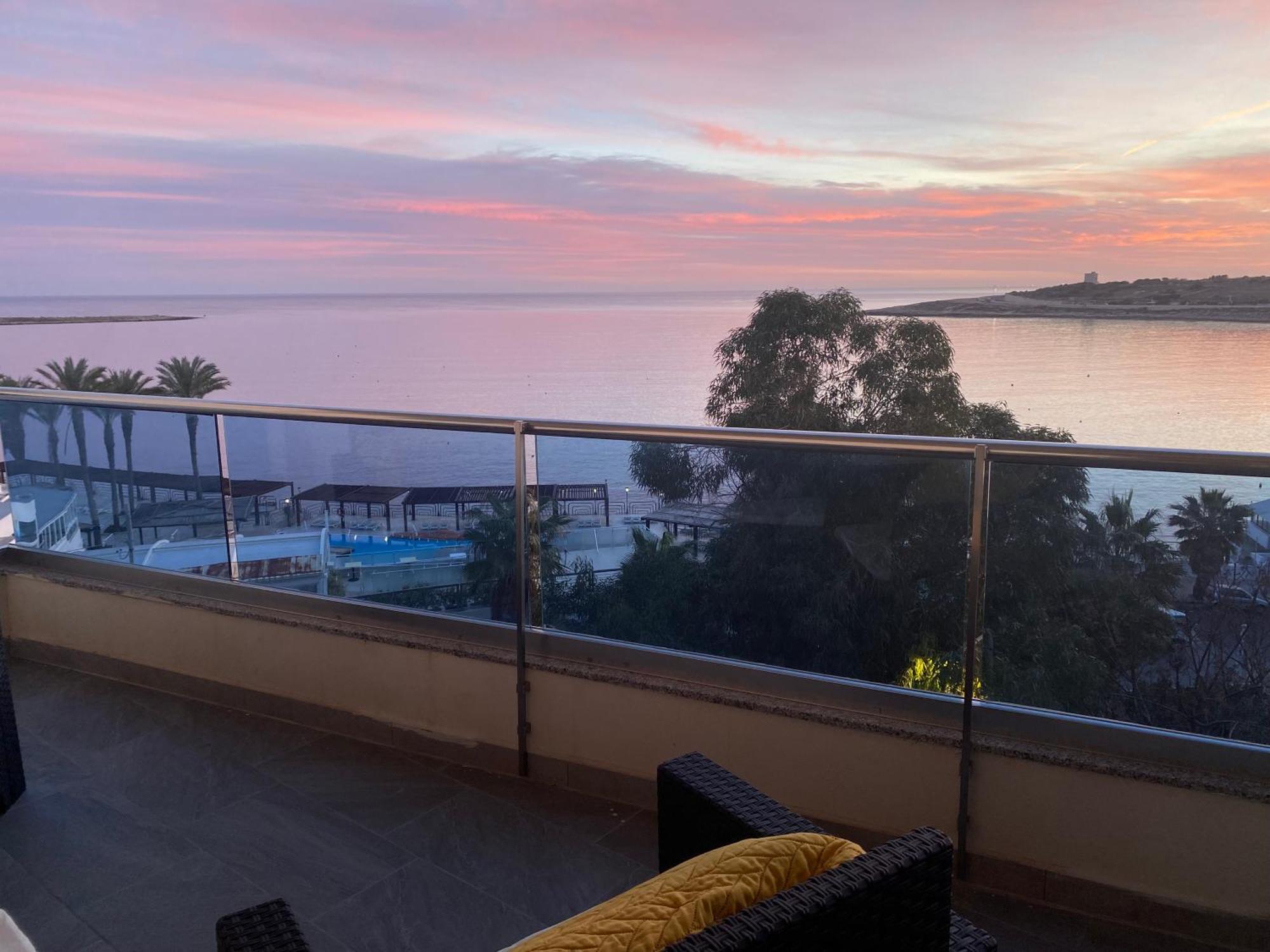 Sunrise Bay Apartments - Frontline Sea Views St. Paul's Bay Exteriör bild